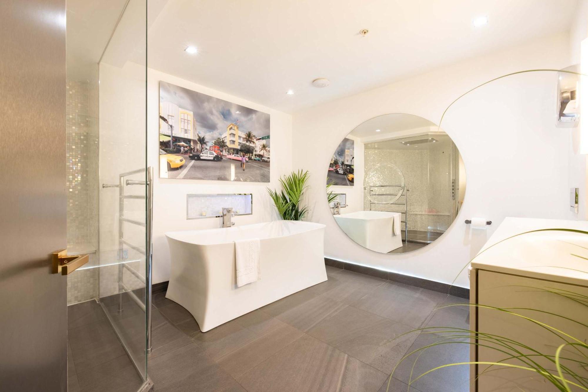 Amazingly Luxurious Loft Apartment, Soho - 3 Bedrooms, 2 Bath & Office Londra Esterno foto