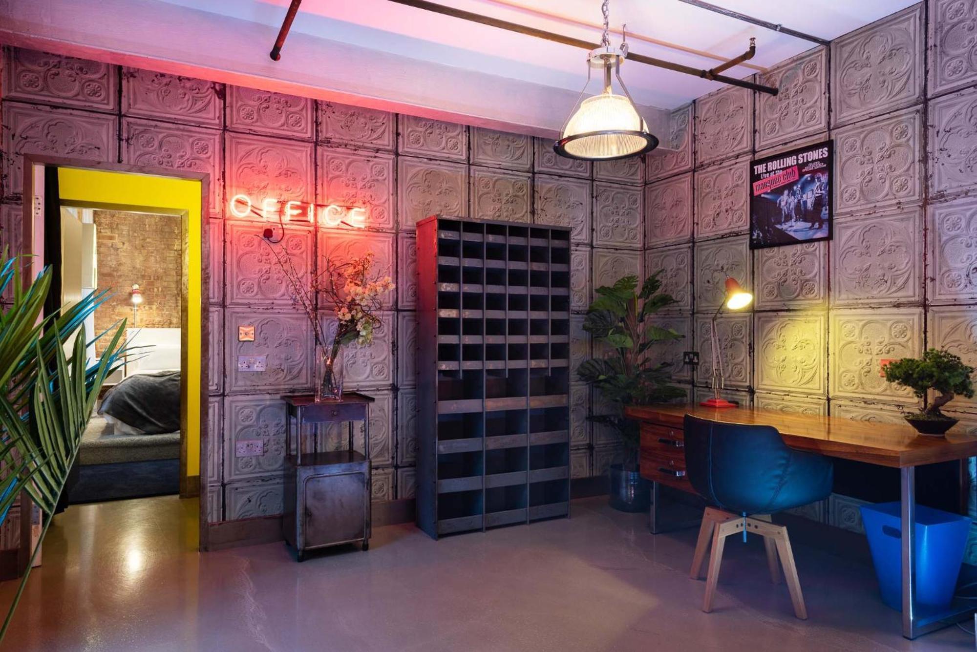 Amazingly Luxurious Loft Apartment, Soho - 3 Bedrooms, 2 Bath & Office Londra Esterno foto