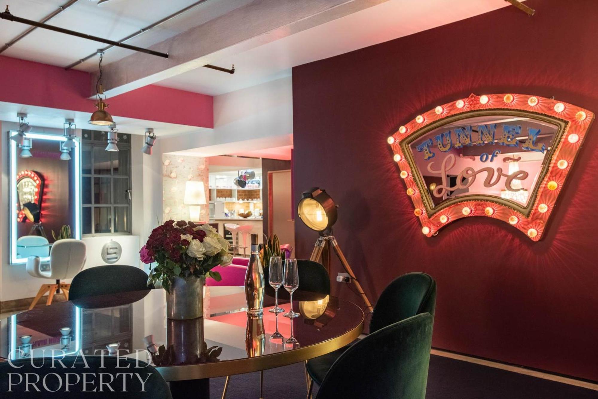Amazingly Luxurious Loft Apartment, Soho - 3 Bedrooms, 2 Bath & Office Londra Esterno foto